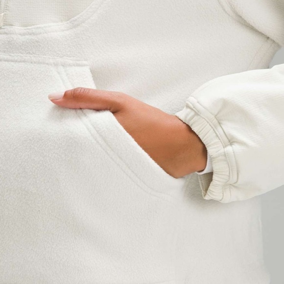 ❤️ Lululemon Fleece + Ripstop Hiking Pullover Bone Size 6 NWT - Picture 12 of 16